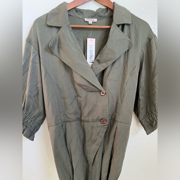 Badgley Mischka tweed collection. Olive green biscuit belted jumper. Size Small - Picture 7 of 11